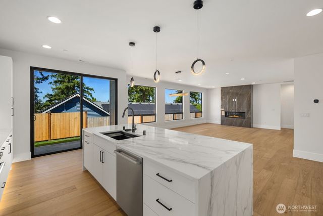 16211 Simonds Road NE, Kenmore, WA 98028