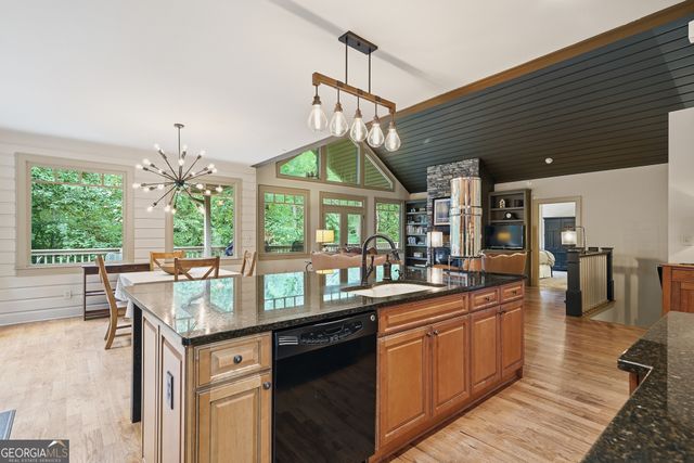 1117 Rambling Road, Fairmount, GA 30139