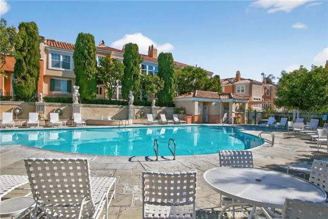 1 Salviati Aisle, Irvine, CA 92606