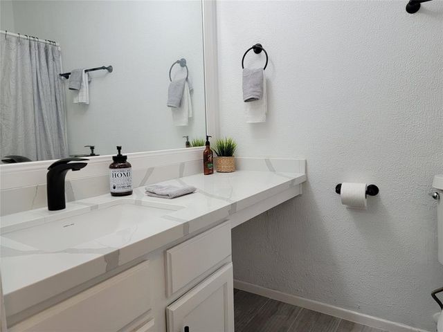 6015 Henniker Drive, Houston, TX 77041