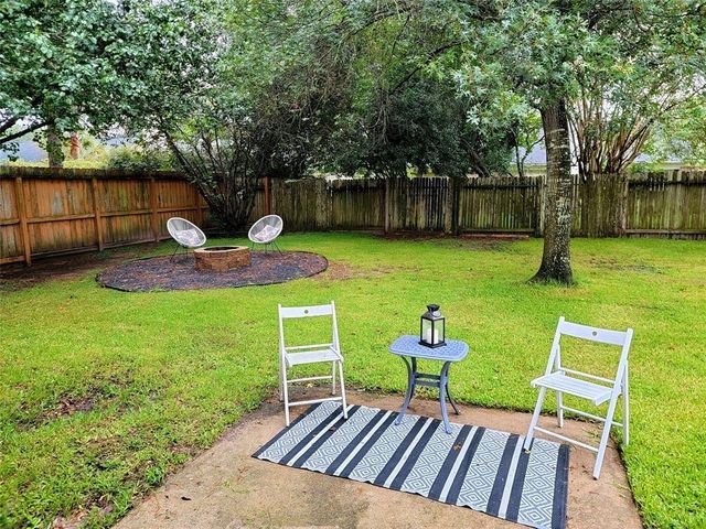 6015 Henniker Drive, Houston, TX 77041