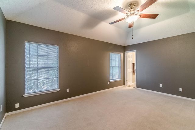 6015 Henniker Drive, Houston, TX 77041