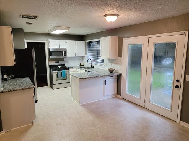 6015 Henniker Drive, Houston, TX 77041