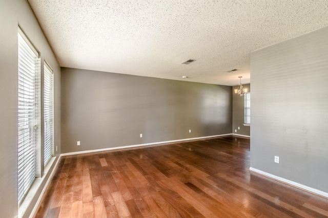 6015 Henniker Drive, Houston, TX 77041