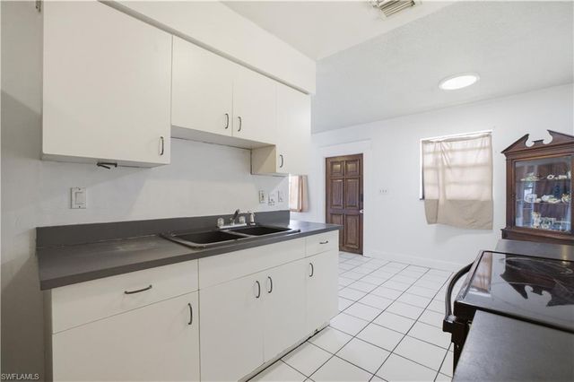 1154 Navajo AVE, Lehigh Acres, FL 33936