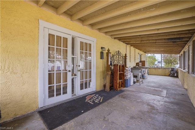 1154 Navajo AVE, Lehigh Acres, FL 33936