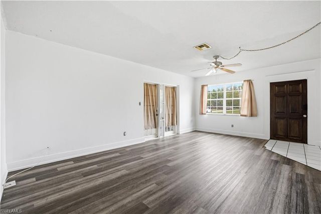 1154 Navajo AVE, Lehigh Acres, FL 33936