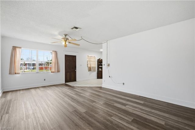 1154 Navajo AVE, Lehigh Acres, FL 33936