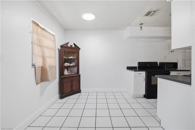 1154 Navajo AVE, Lehigh Acres, FL 33936