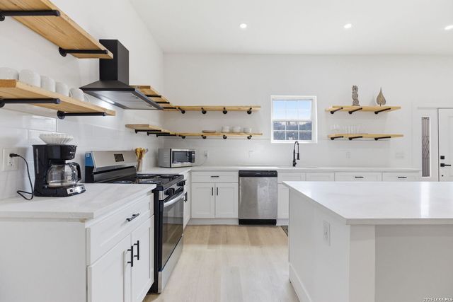 4344 Mountain Pass, Von Ormy, TX 78073