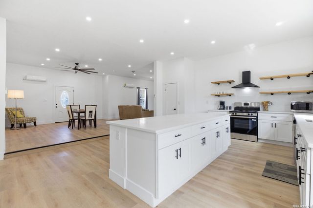 4344 Mountain Pass, Von Ormy, TX 78073