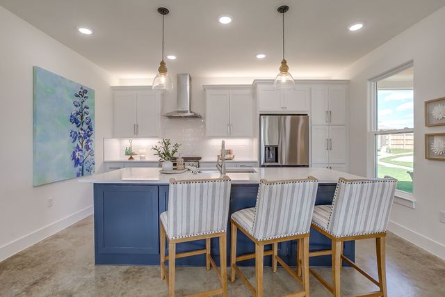 104 Cardinal Woods Court, Granbury, TX 76049