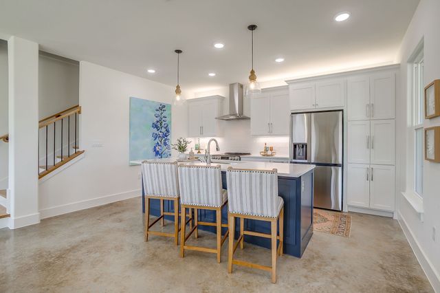 104 Cardinal Woods Court, Granbury, TX 76049