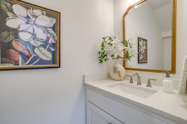 104 Cardinal Woods Court, Granbury, TX 76049