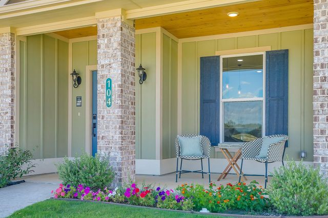 104 Cardinal Woods Court, Granbury, TX 76049