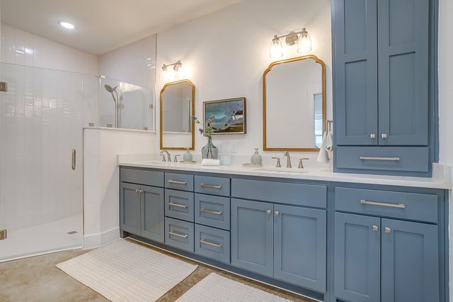 104 Cardinal Woods Court, Granbury, TX 76049