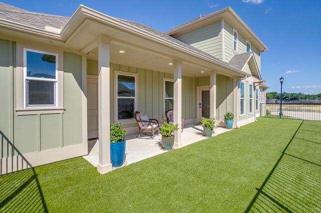 104 Cardinal Woods Court, Granbury, TX 76049