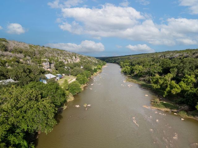 1595 Skyridge RD, Lampasas, TX 76550