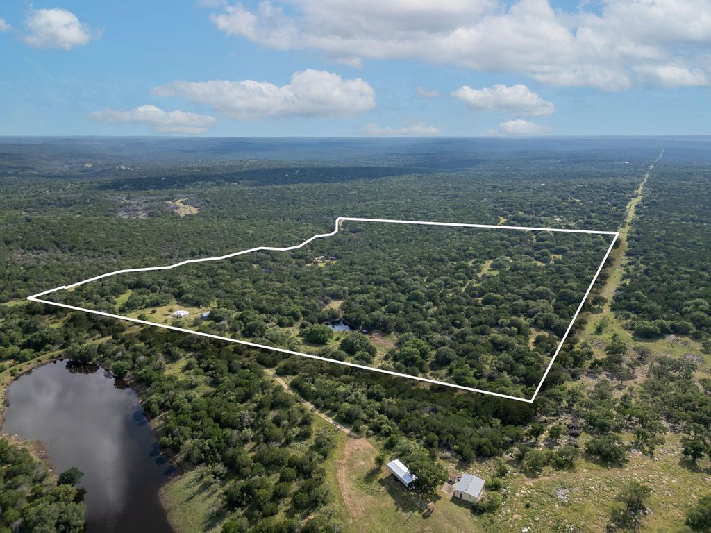 1595 Skyridge RD, Lampasas, TX 76550