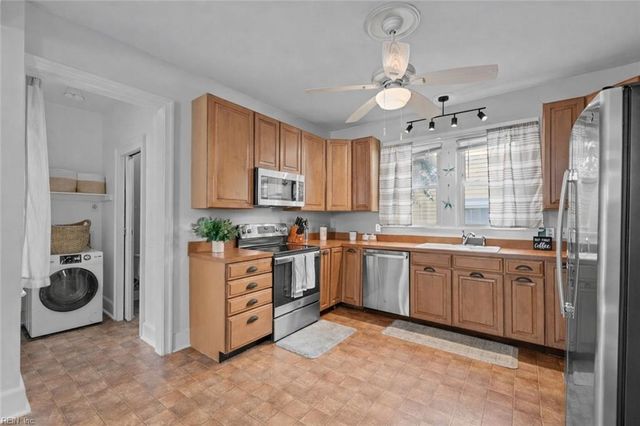 213 Monroe AVE, Cape Charles, VA 23310