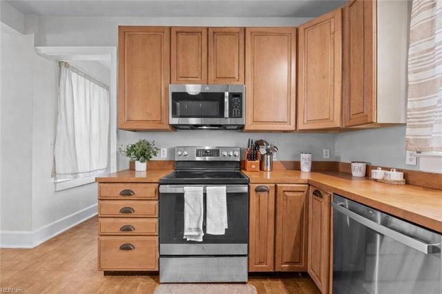 213 Monroe AVE, Cape Charles, VA 23310