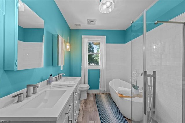 213 Monroe AVE, Cape Charles, VA 23310