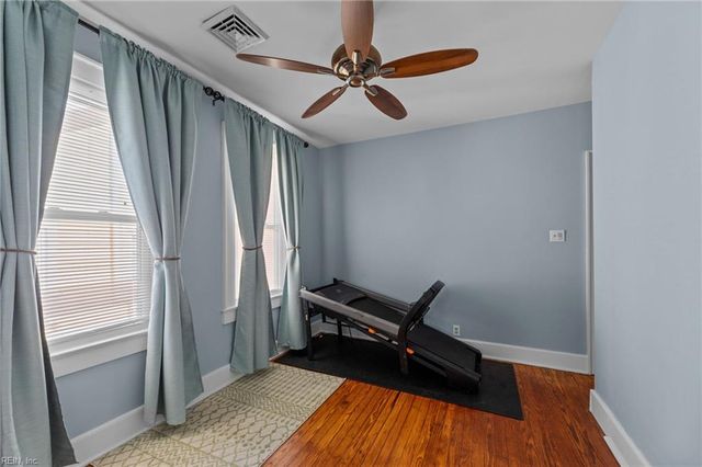 213 Monroe AVE, Cape Charles, VA 23310