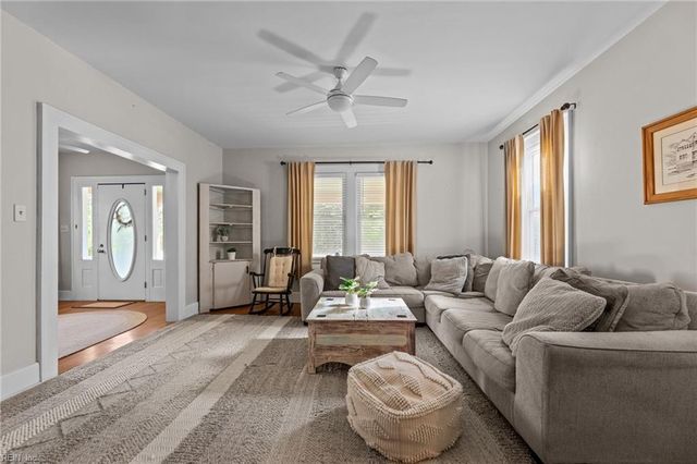 213 Monroe AVE, Cape Charles, VA 23310