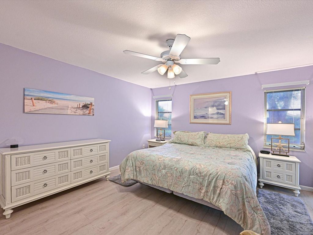 Image 18 of property listing at 5613 GARDEN LAKES DRIVE 5613, Bradenton, FL 34203