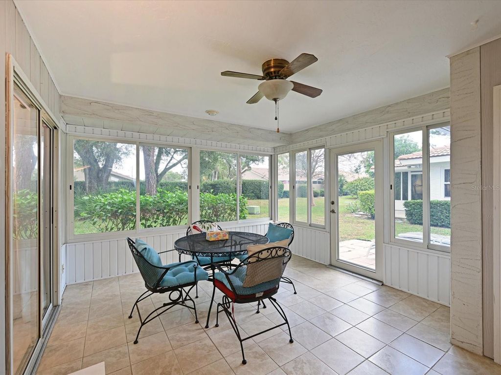Image 22 of property listing at 5613 GARDEN LAKES DRIVE 5613, Bradenton, FL 34203