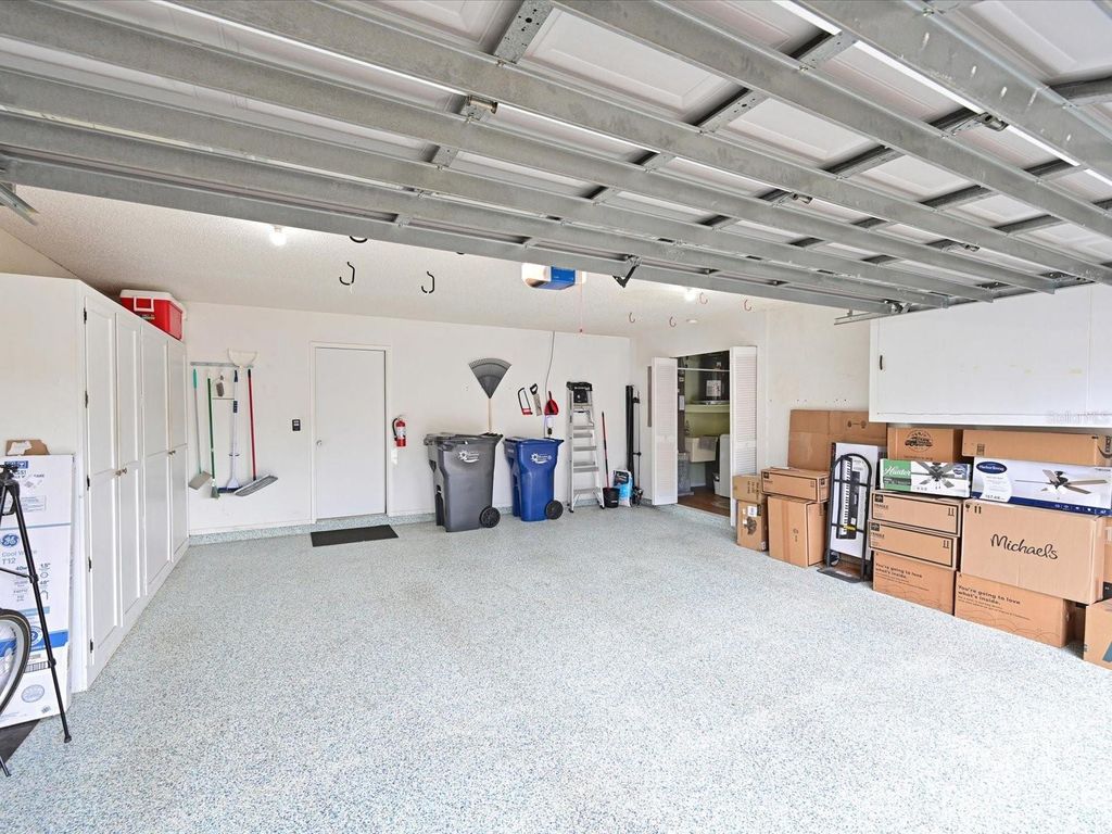 Image 24 of property listing at 5613 GARDEN LAKES DRIVE 5613, Bradenton, FL 34203