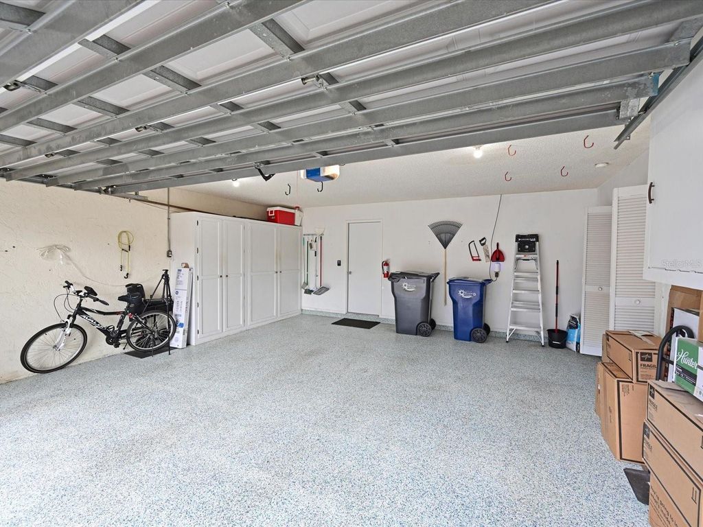 Image 25 of property listing at 5613 GARDEN LAKES DRIVE 5613, Bradenton, FL 34203