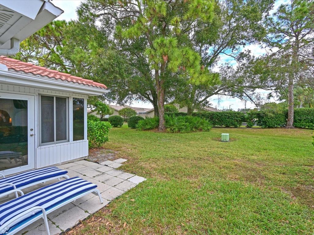 Image 28 of property listing at 5613 GARDEN LAKES DRIVE 5613, Bradenton, FL 34203