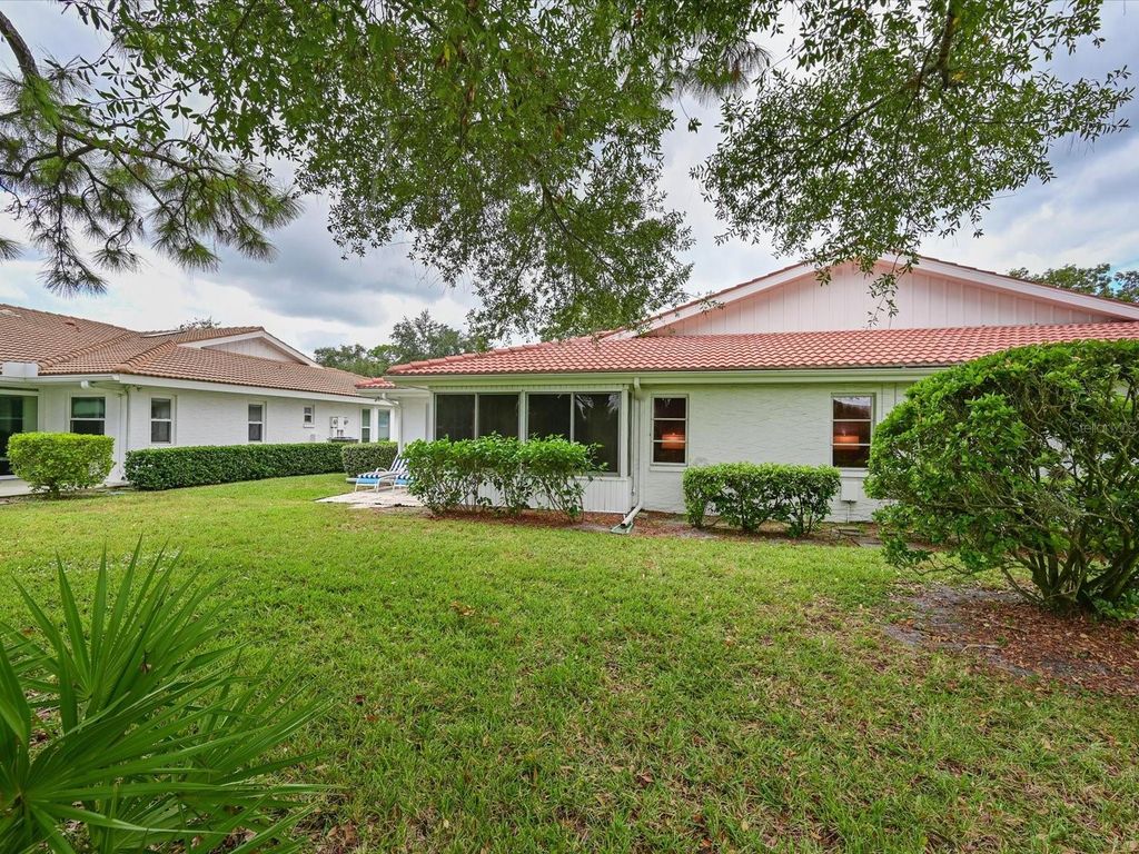 Image 30 of property listing at 5613 GARDEN LAKES DRIVE 5613, Bradenton, FL 34203
