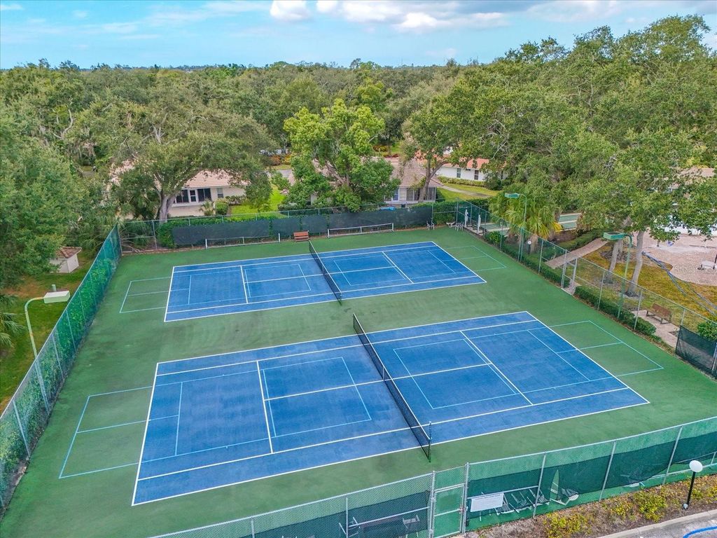 Image 38 of property listing at 5613 GARDEN LAKES DRIVE 5613, Bradenton, FL 34203