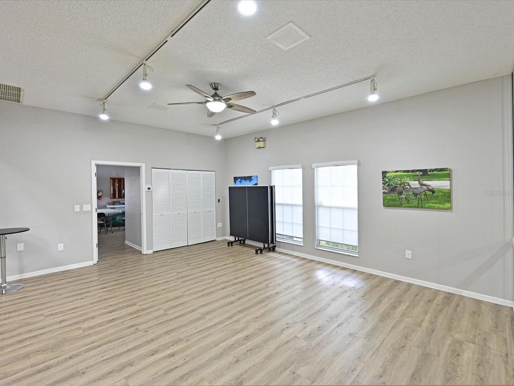 Image 43 of property listing at 5613 GARDEN LAKES DRIVE 5613, Bradenton, FL 34203