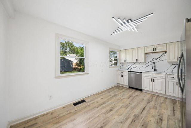 2458 Edgevale Road, Columbus, OH 43221