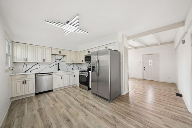 2458 Edgevale Road, Columbus, OH 43221