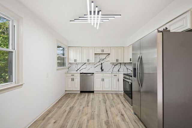 2458 Edgevale Road, Columbus, OH 43221