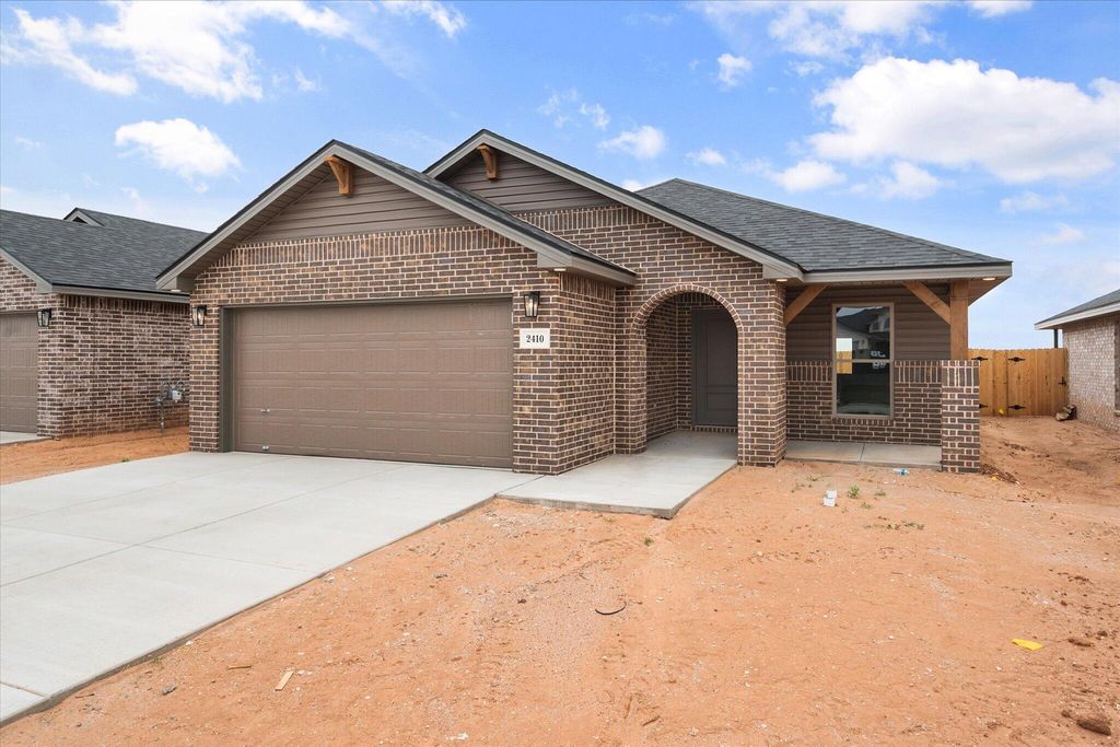 2410 Bryan Avenue, Wolfforth, TX 79382