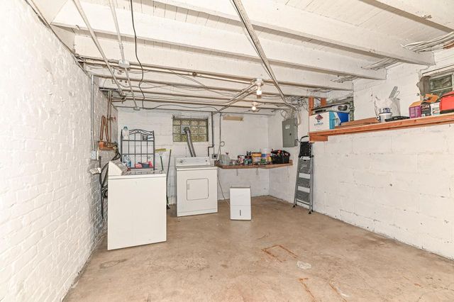 2611 E Oklahoma AVENUE, Milwaukee, WI 53207