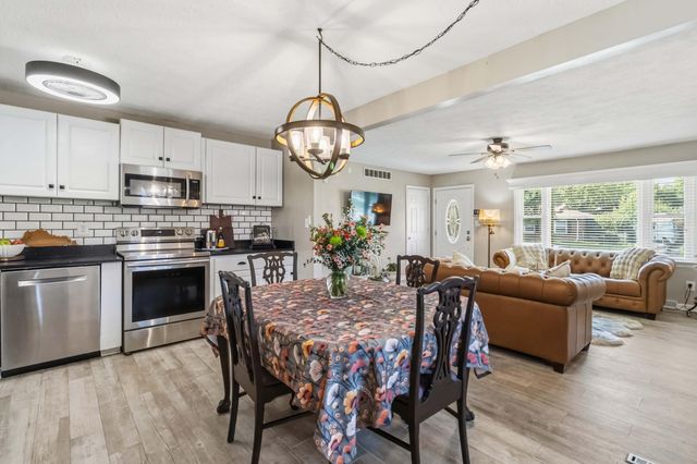 208 Westmoreland Court, Georgetown, KY 40324