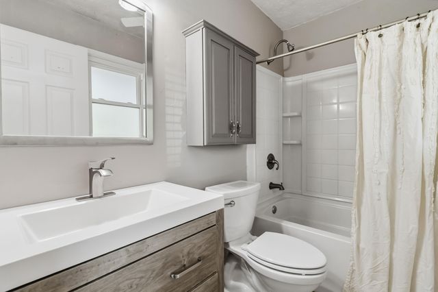 208 Westmoreland Court, Georgetown, KY 40324