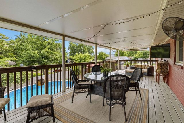 208 Westmoreland Court, Georgetown, KY 40324