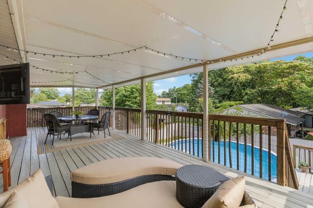 208 Westmoreland Court, Georgetown, KY 40324