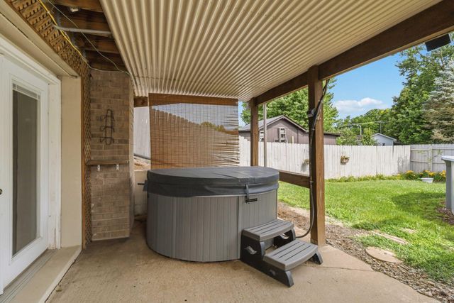 208 Westmoreland Court, Georgetown, KY 40324