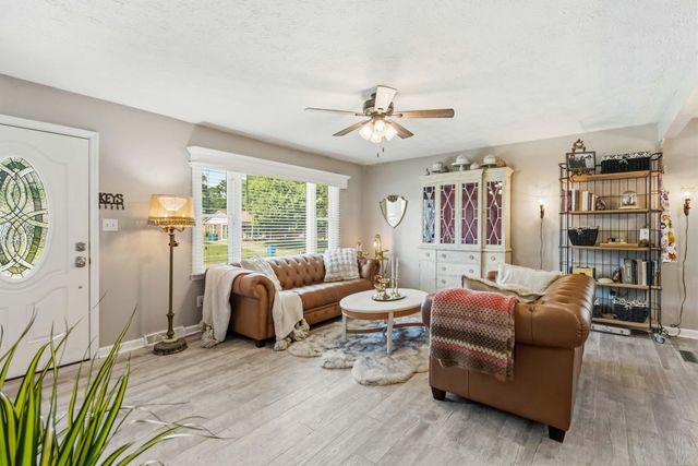 208 Westmoreland Court, Georgetown, KY 40324