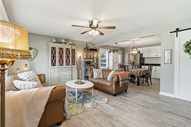 208 Westmoreland Court, Georgetown, KY 40324