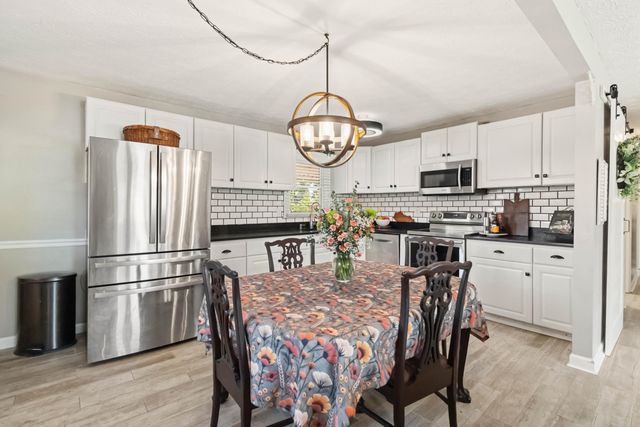 208 Westmoreland Court, Georgetown, KY 40324