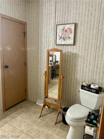 224 Woodvue Lane, Wintersville, OH 43953